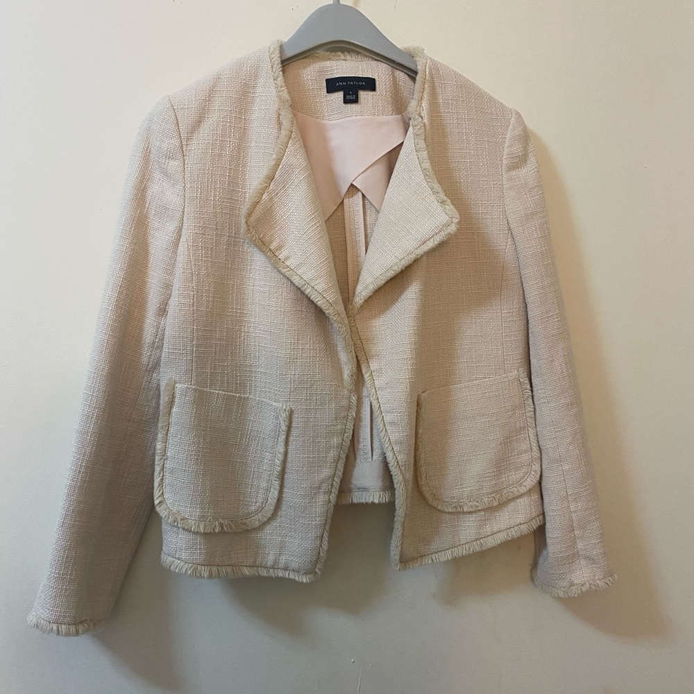 Ann Taylor cream blazer small